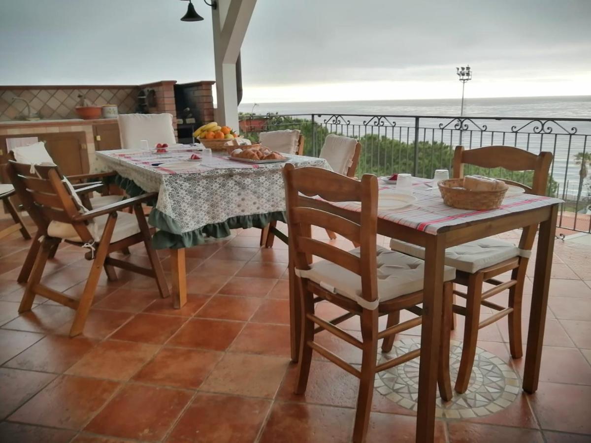 Le Spiagge Bed and Breakfast Letojanni Eksteriør billede